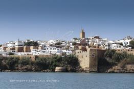 Image du Maroc Professionnelle de  La kasbah des Oudaïas de Rabat est une magnifique petite forteresse surplombant l'embouchure du fleuve Bouregreg érigée par les Almoravides pour lutter contre les tribus Berghouatas, elle séduit par sa quiétude et sa lumière.  Jeudi 6 Octobre 2011. (Photo / Abdeljalil Bounhar)
 